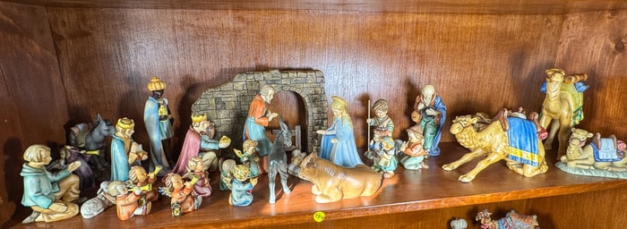 GOEBEL NATIVITY LARGE SET