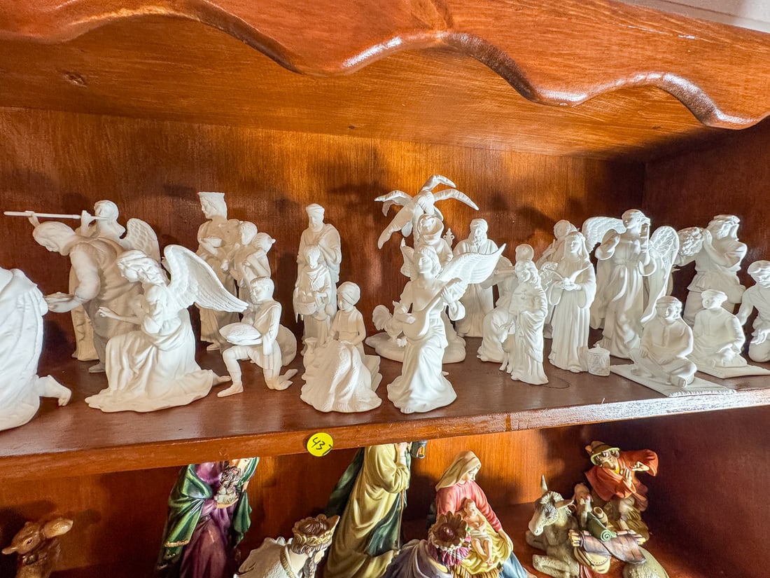 LARGE LENOX NATIVITY SET PARIAH - 3