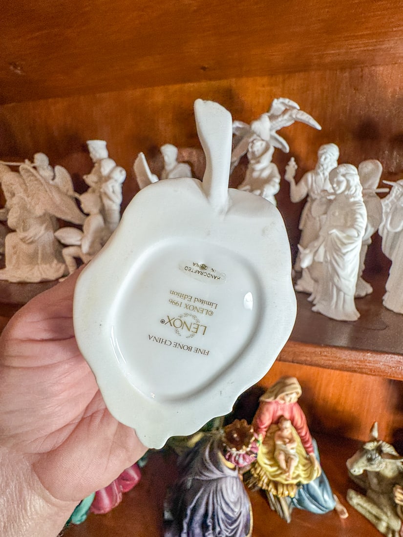 LARGE LENOX NATIVITY SET PARIAH - 5