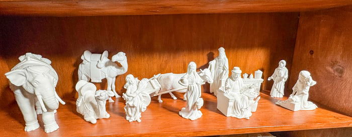 LARGE LENOX PARIAH FIGURE SET