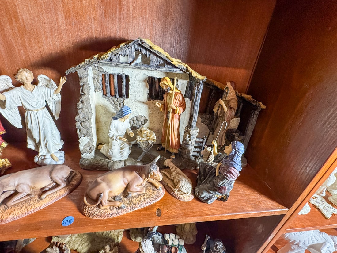 LARGE ROMAN NATIVITY SET - 6
