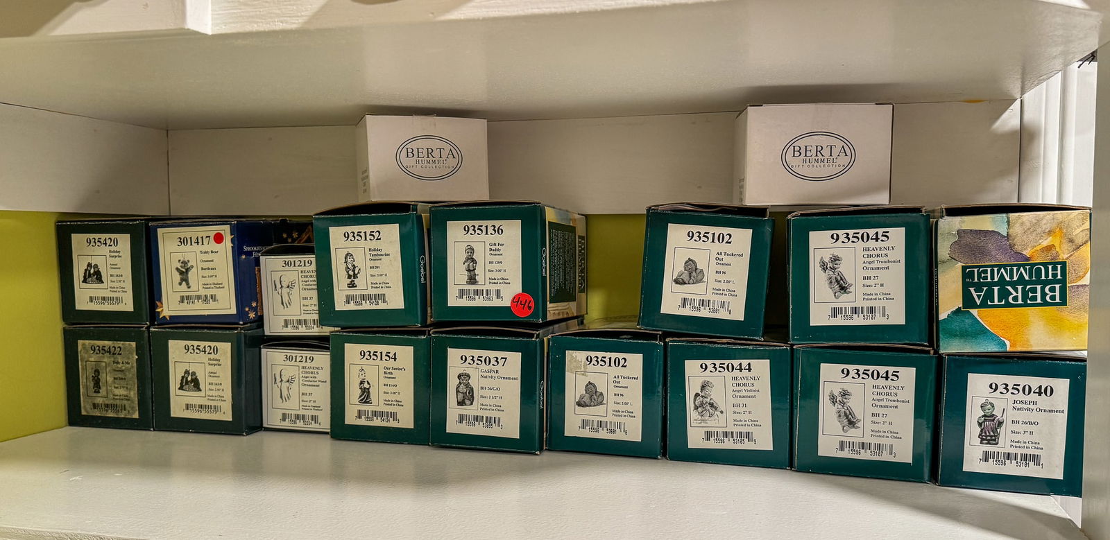 19 BERTA HUMMEL NATIVITY ORNAMENTS: 19 BERTA HUMMEL NATIVITY ORNAMENTS