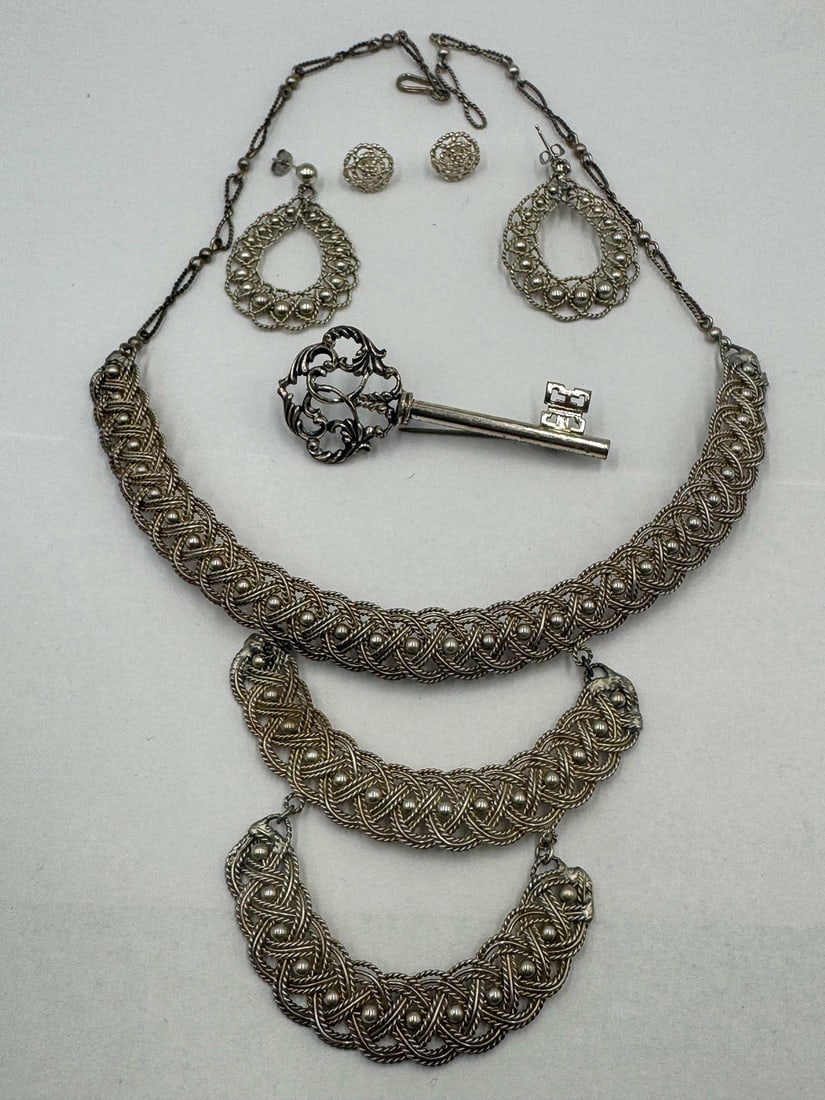 LOT OF STERLING SILVER JEWELRY, NECKLACE, BRACELET, AND EARRING SET, 51 GRAMS (1 of 3)