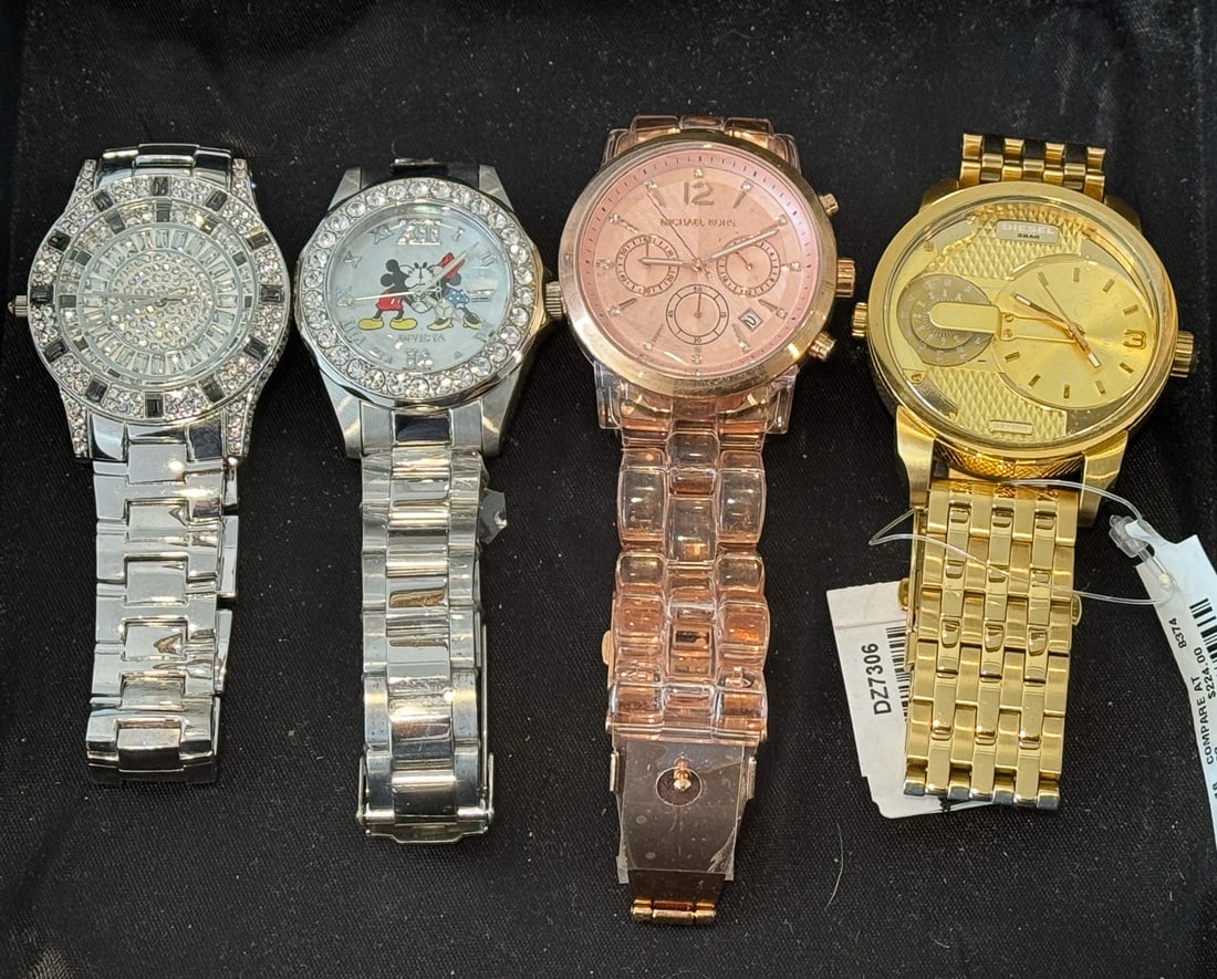 4 DESIGNER WATCHES INC. MICHAEL KORRS, DIESEL, INVICTA, AND VICTORIA WEEK (1 of 7)