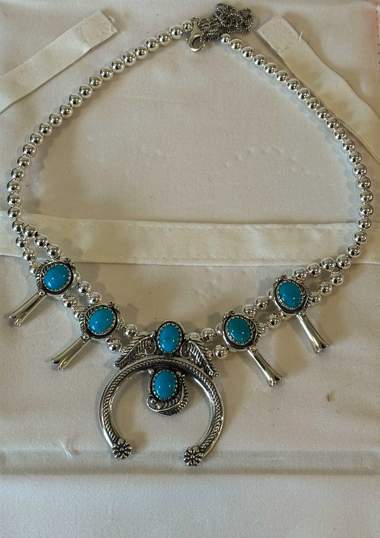A STERLING SILVER CONCHA STYLE NECKLACE (1 of 3)