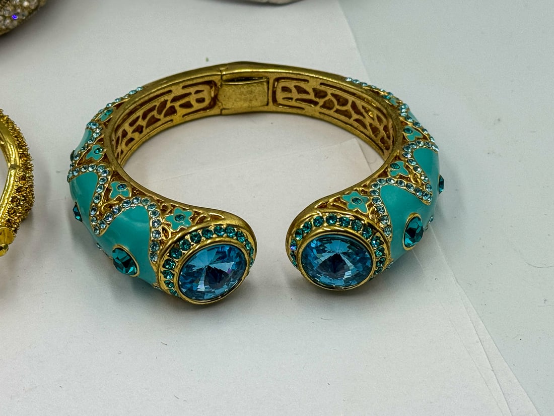 8 LARGE COSTUME BANGLE BRACELETS - 5