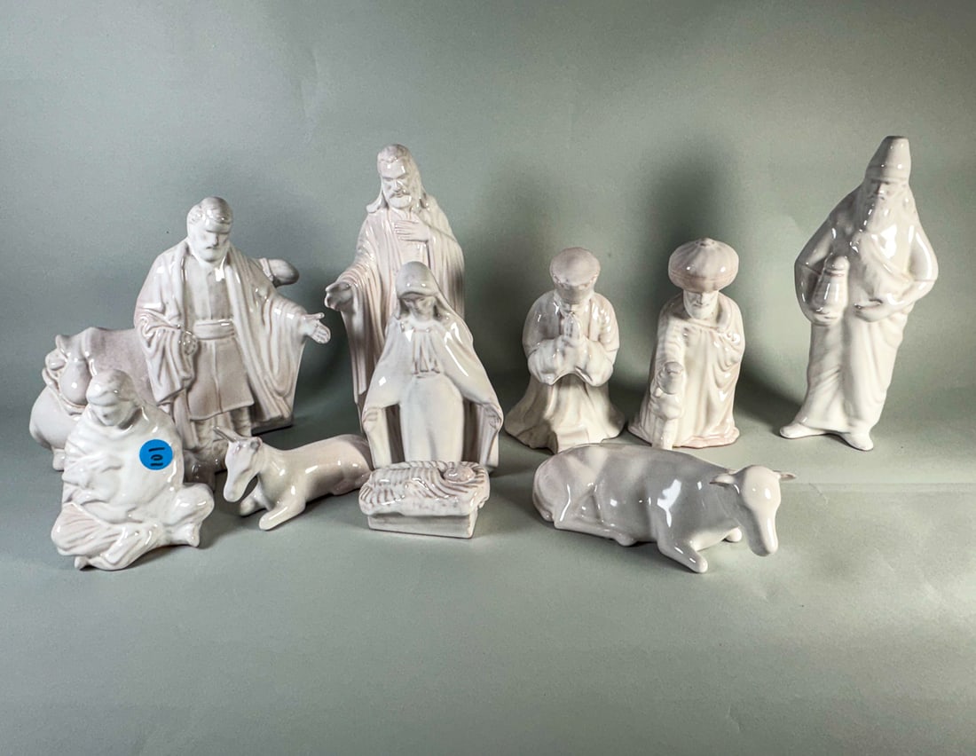 FRANCOMA POTTERY 11 PIECE NATIVITY SET (1 of 5)