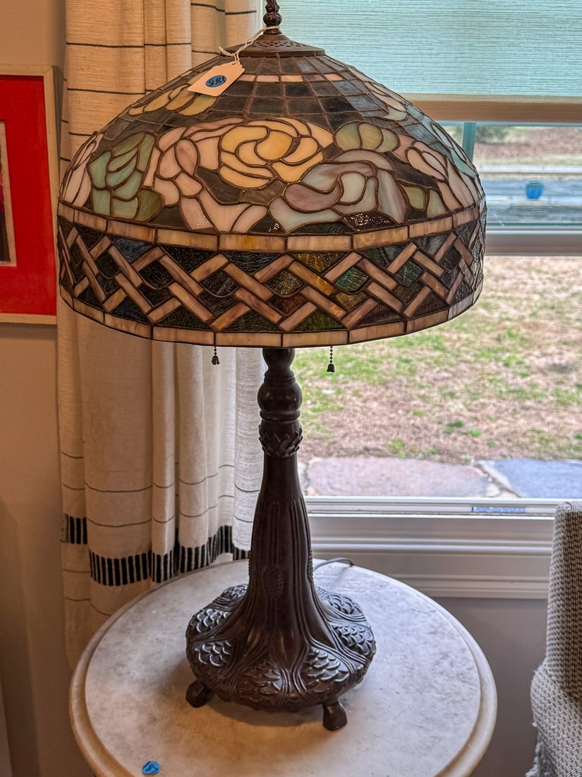 TIFFANY STYLE LAMP, 30" X 18" (1 of 13)
