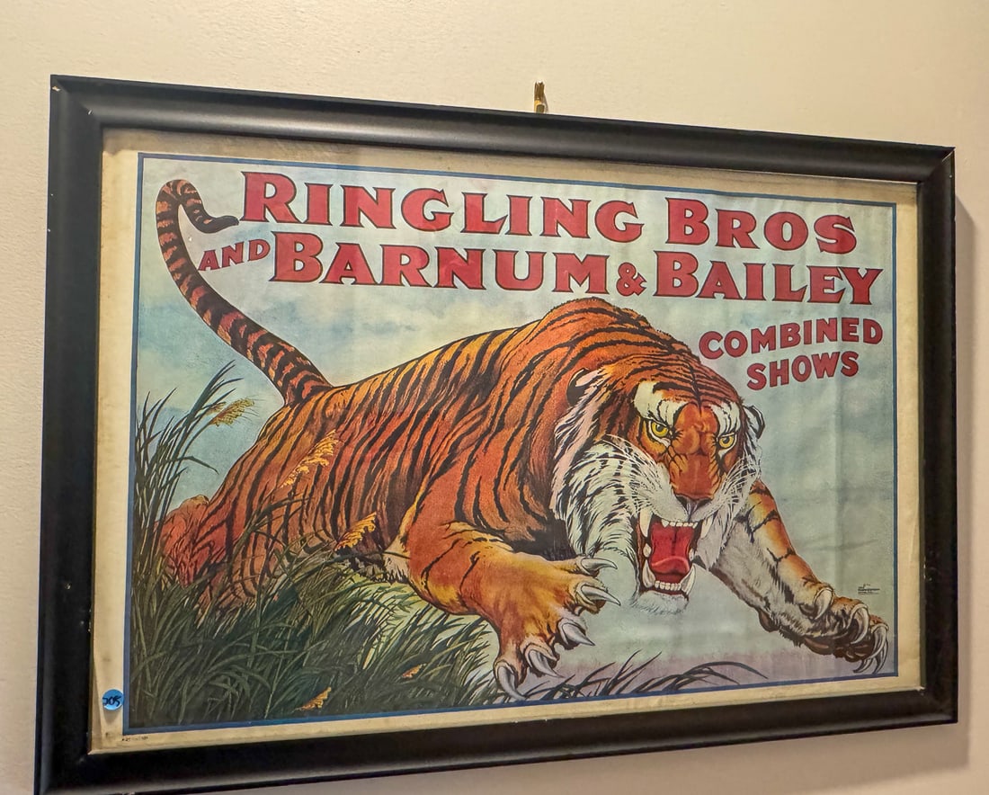 RINGLING BROTHERS CIRCUS POSTER, 27" X 39" (1 of 6)