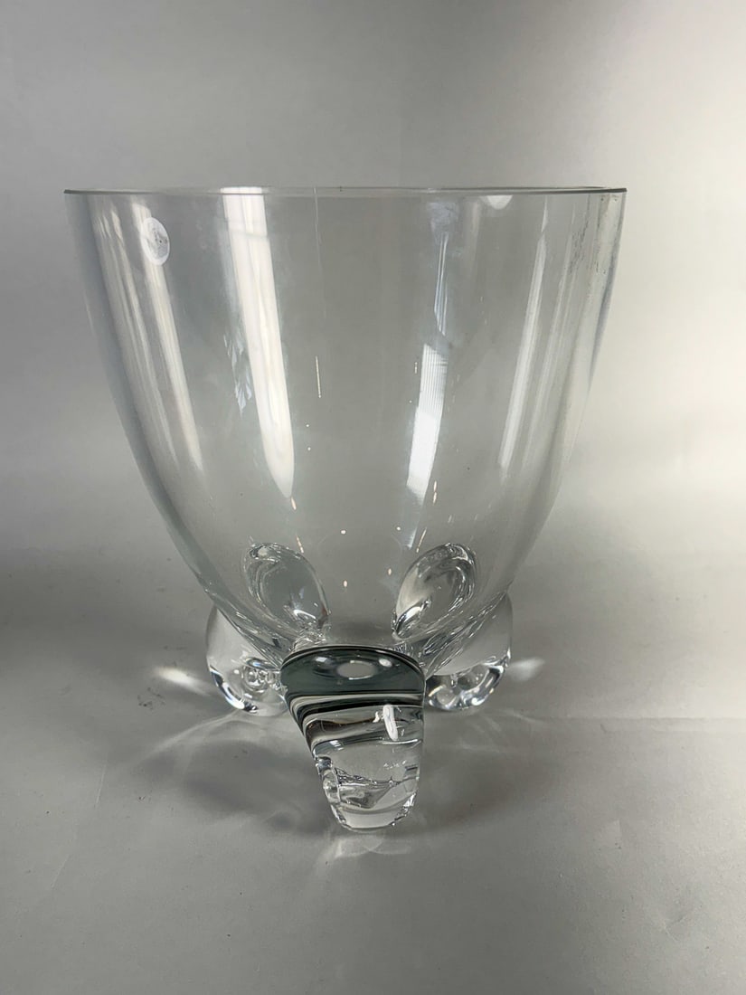 LARGE STEUBEN SNAIL FOOT VASE, NOT SIGNED. 7.5" X 9" (1 of 5)