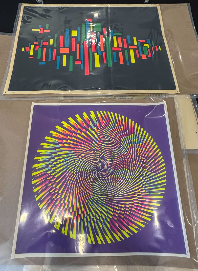 4 1960S POP ART/BLACK LIGHT POSTERS, 29" X 33" AND 21" X 21" (1 of 4)