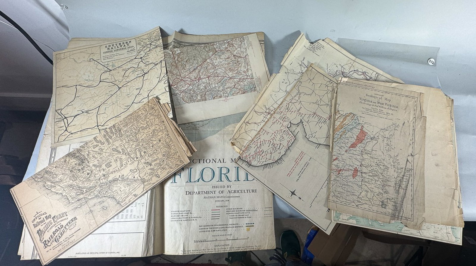 LOT OF 19TH AND EARLY 20TH CENTURY RAILROAD MAPS (1 of 8)