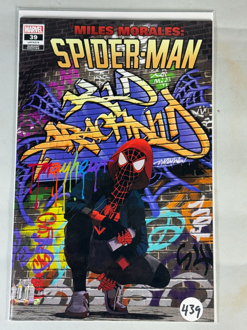 SIGNED COMIC BOOK MILES MORALES SPIDERMAN #39 (1 of 3)