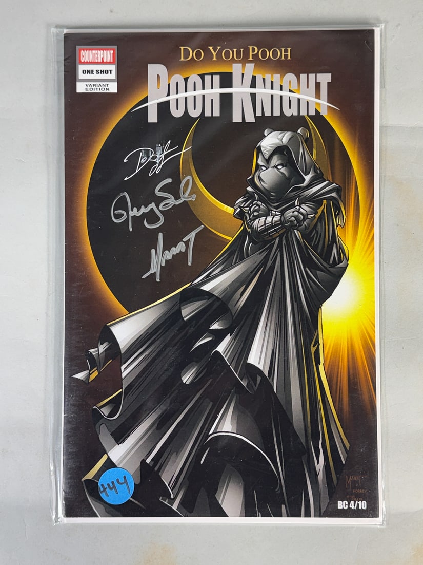 SIGNED COMIC BOOK POOH KNIGHT ONE SHOT SIGNED BY ARTISTS (1 of 5)