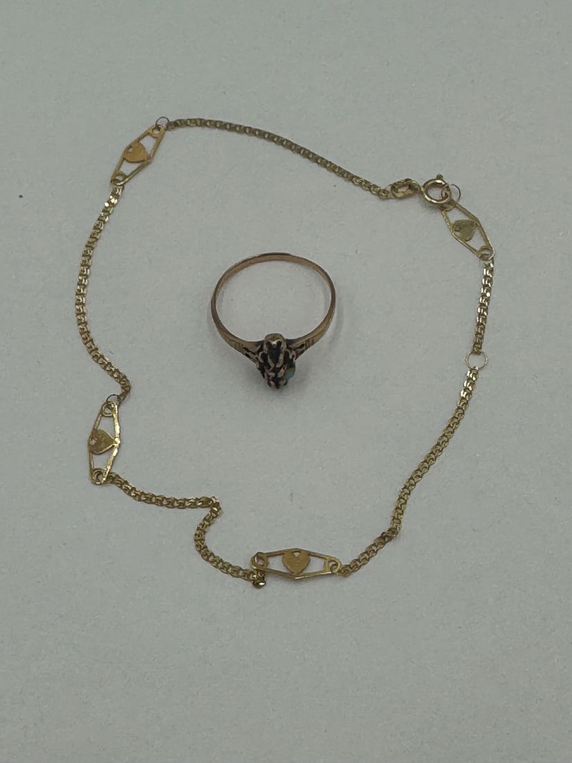 A 14K GOLD BRACELET AND A 10K GOLD RING, 1.19 GRAMS AND 1.83 GRAMS (1 of 5)