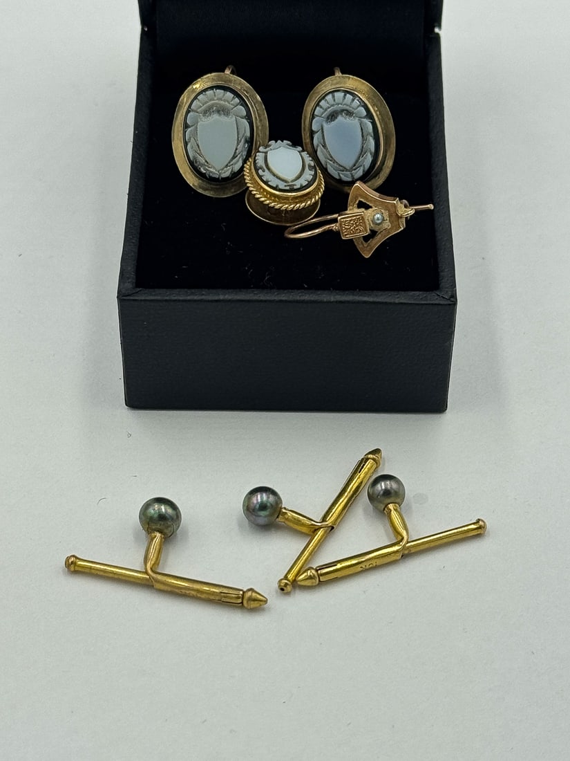 10K GOLD EARRINGS AND CUFFLINKS, 4.65 GRAMS (1 of 3)