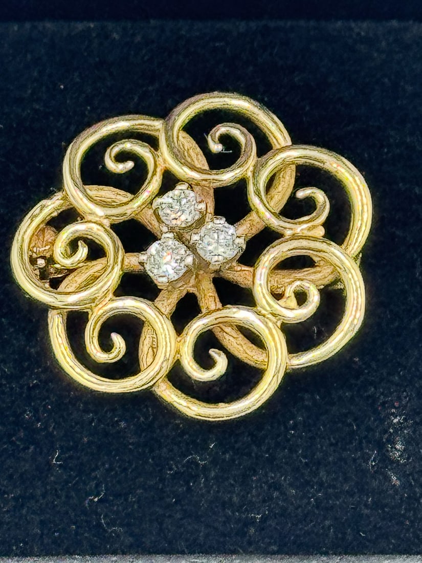 14K GOLD AND DIAMOND PIN, 3.41 GRAMS: 14K GOLD AND DIAMOND PIN, 3.41 GRAMS