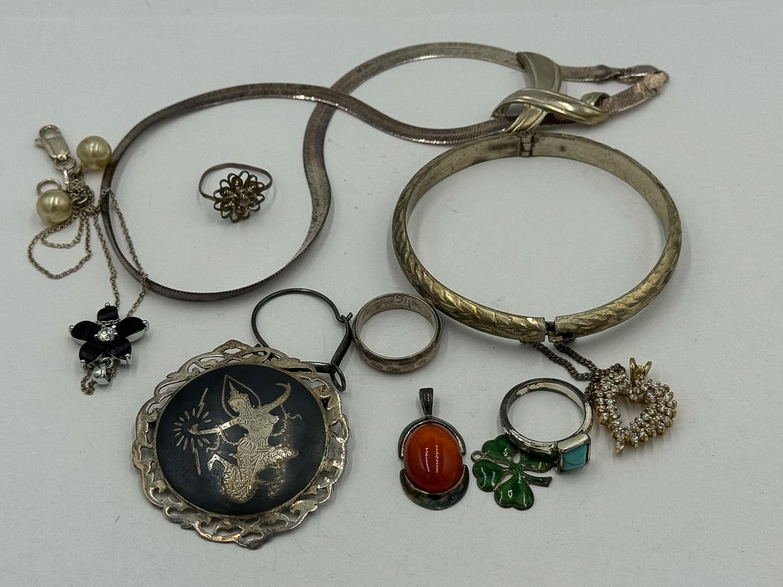 LOT OF STERLING SILVER VINTAGE JEWELRY, 77.43 GRAMS (1 of 3)
