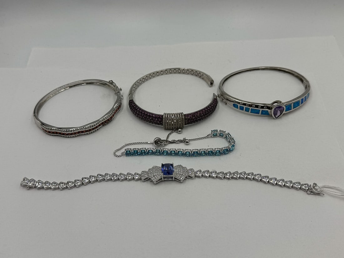 5 STERLING SILVER NECKLACES: 5 STERLING SILVER NECKLACES