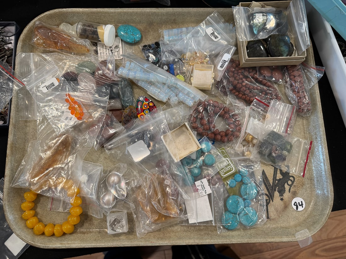 LOT OF STONE FOR JEWELRY MAKING: LOT OF STONE FOR JEWELRY MAKING