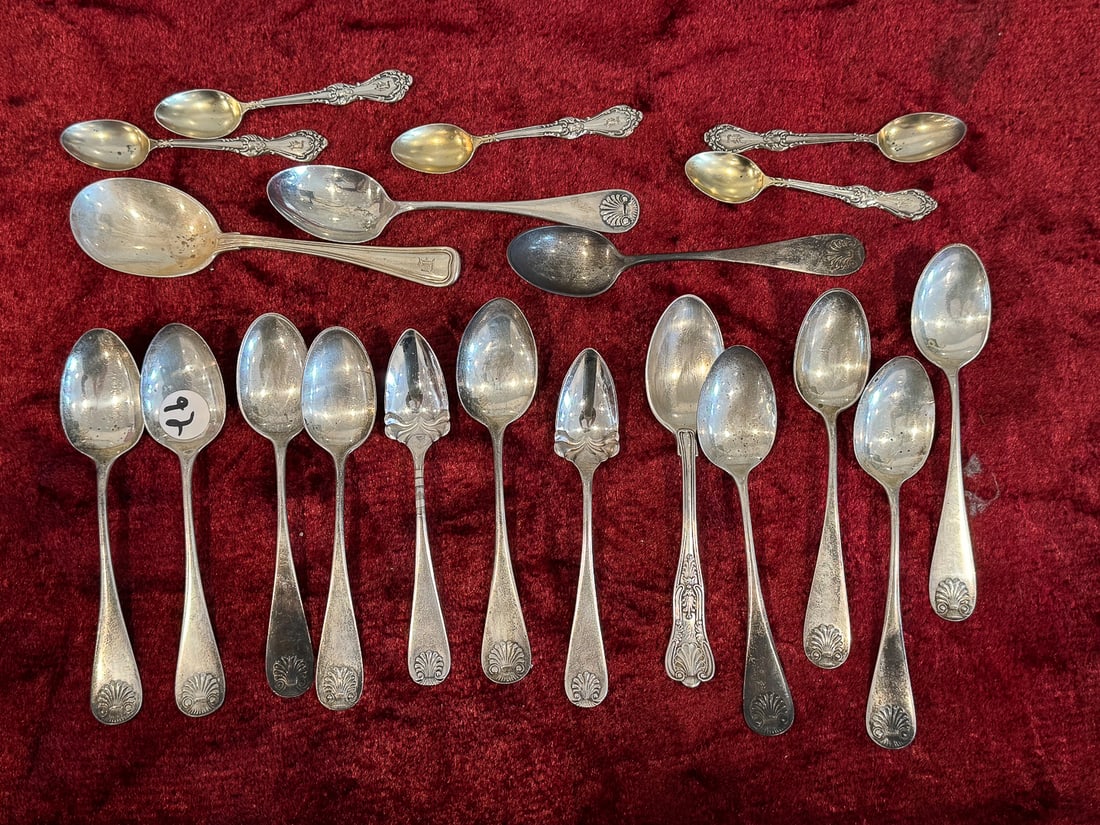 STERLING SILVER SPOON LOT, 11.19 OZT: STERLING SILVER SPOON LOT, 11.19 OZT
