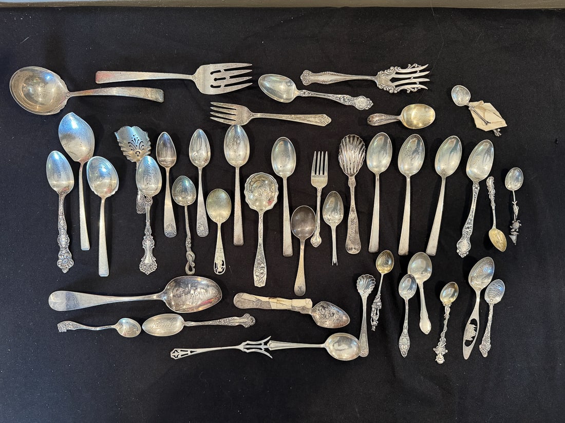 26 TROY OUNCES STERLING SILVER FLATWARE: 26 TROY OUNCES STERLING SILVER FLATWARE