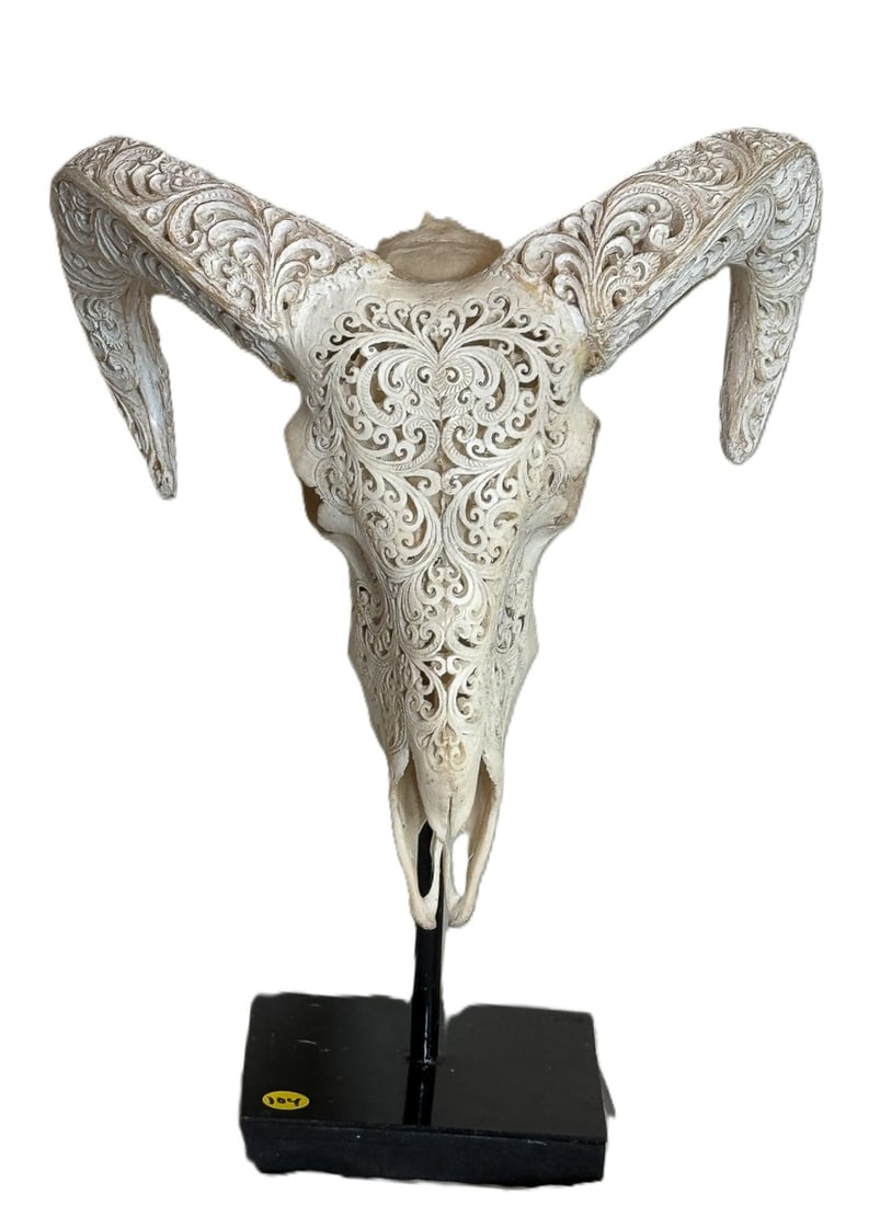 INTRICATELY CARVED GOAT SKULL AND HORNS, 17" X 12" X 12": INTRICATELY CARVED GOAT SKULL AND HORNS, 17" X 12" X 12"