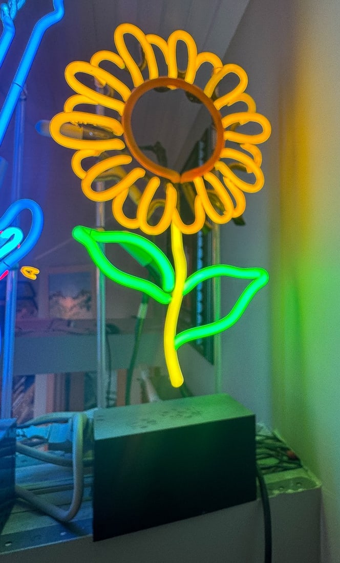 VINTAGE NEON SIGN OF A SUNFLOWER, 16" X 5" X 22" (1 of 2)