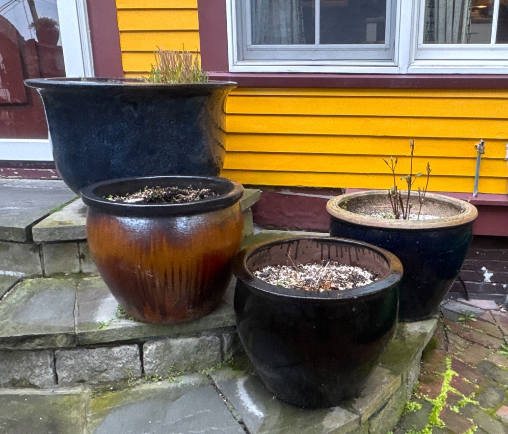 4 LARGE PLANTERS, 28" DIAMETER X 28" TALL (1 of 1)