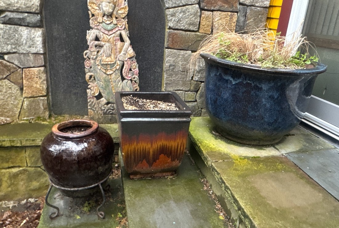 3 LARGE PLANTERS, 28" DIAMETER X 28" TALL AND SMALLER (1 of 3)