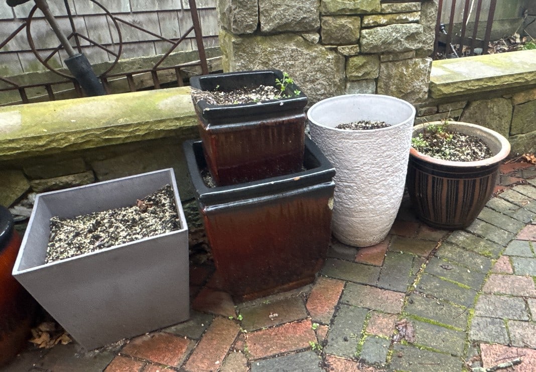 5 LARGE PLANTERS, 20" DIAMETER X 28" TALL AND SMALLER (1 of 1)
