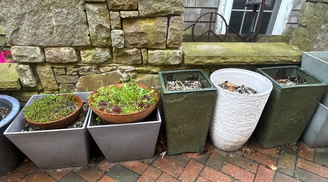 5 LARGE PLANTERS, 26" X 20" AND SMALLER: 5 LARGE PLANTERS, 26" X 20" AND SMALLER