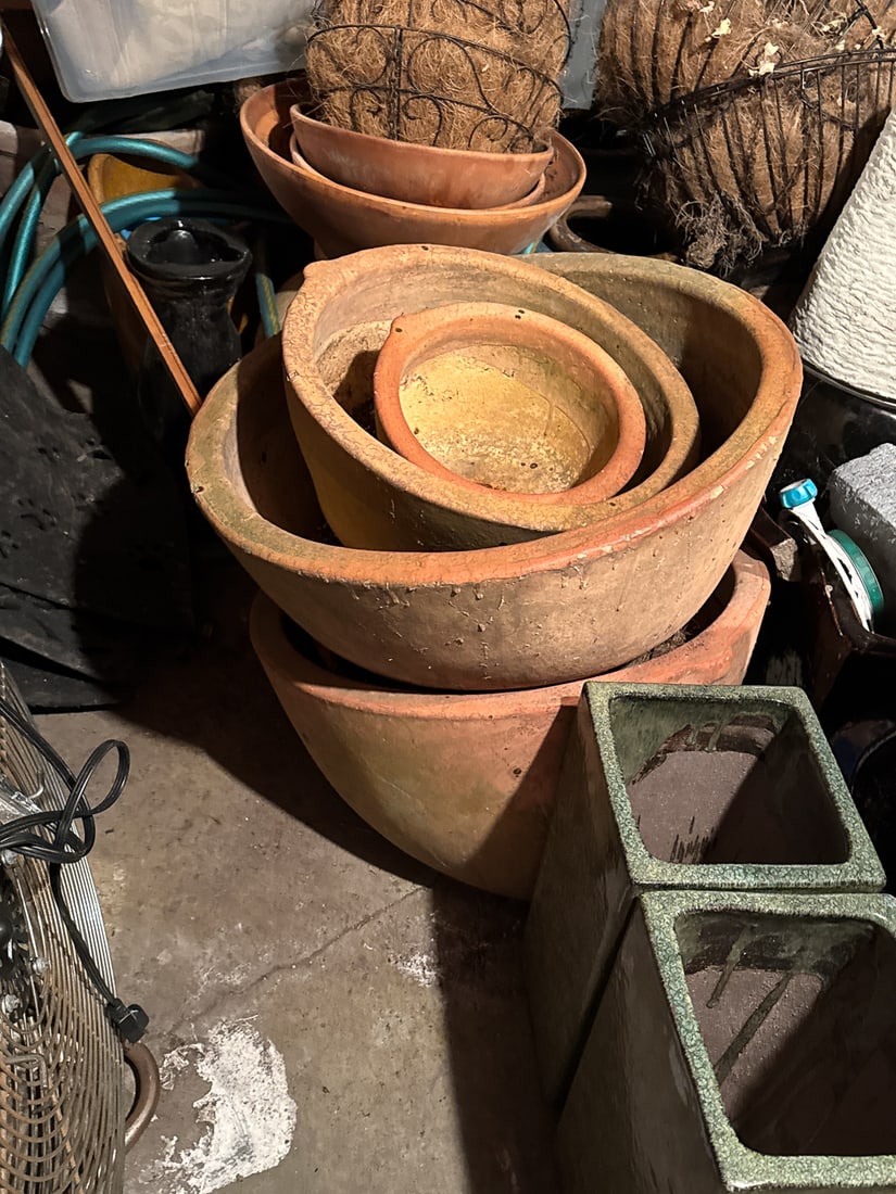 LARGE LOT OF EARTHENWARE POTS AND PLANTERS, 26" X 10" AND SMALLER: LARGE LOT OF EARTHENWARE POTS AND PLANTERS, 26" X 10" AND SMALLER