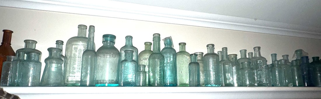 ANTIQUE AQUA BOTTLE LOT, 9" AND SMALLER: ANTIQUE AQUA BOTTLE LOT, 9" AND SMALLER