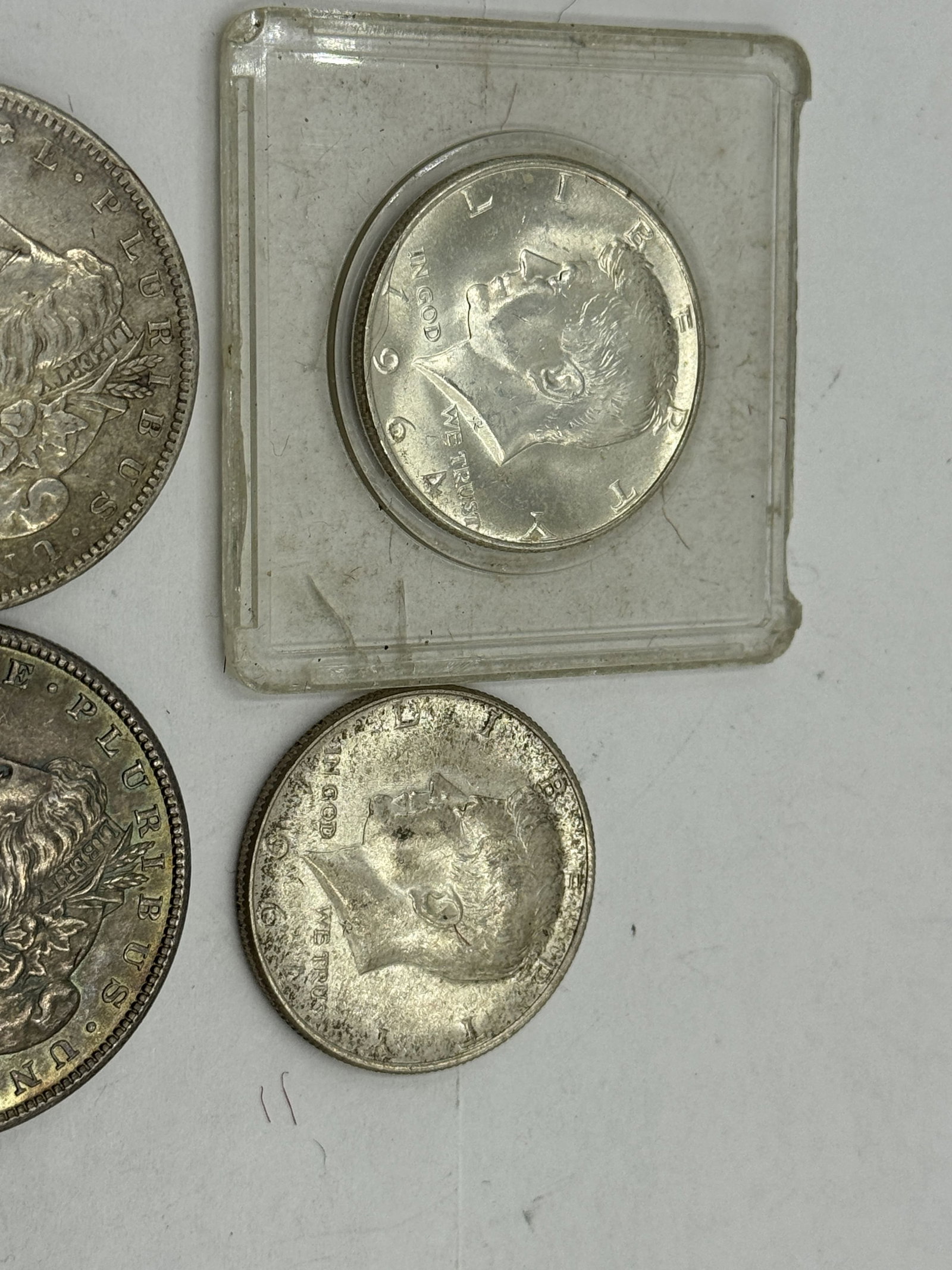 2 MORGAN DOLLARS AND 9 SILVER HALF DOLLARS 5.25 TROY OUNCES - 5