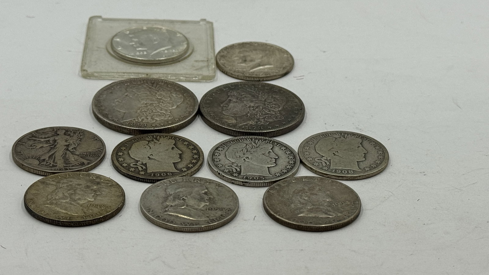 2 MORGAN DOLLARS AND 9 SILVER HALF DOLLARS 5.25 TROY OUNCES - 6
