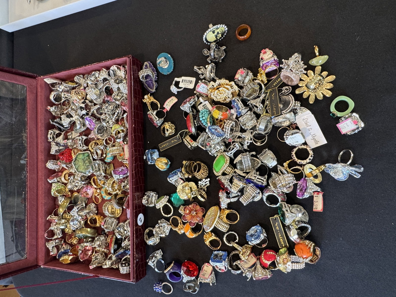 200+ FUNKY COSTUME RINGS (1 of 5)