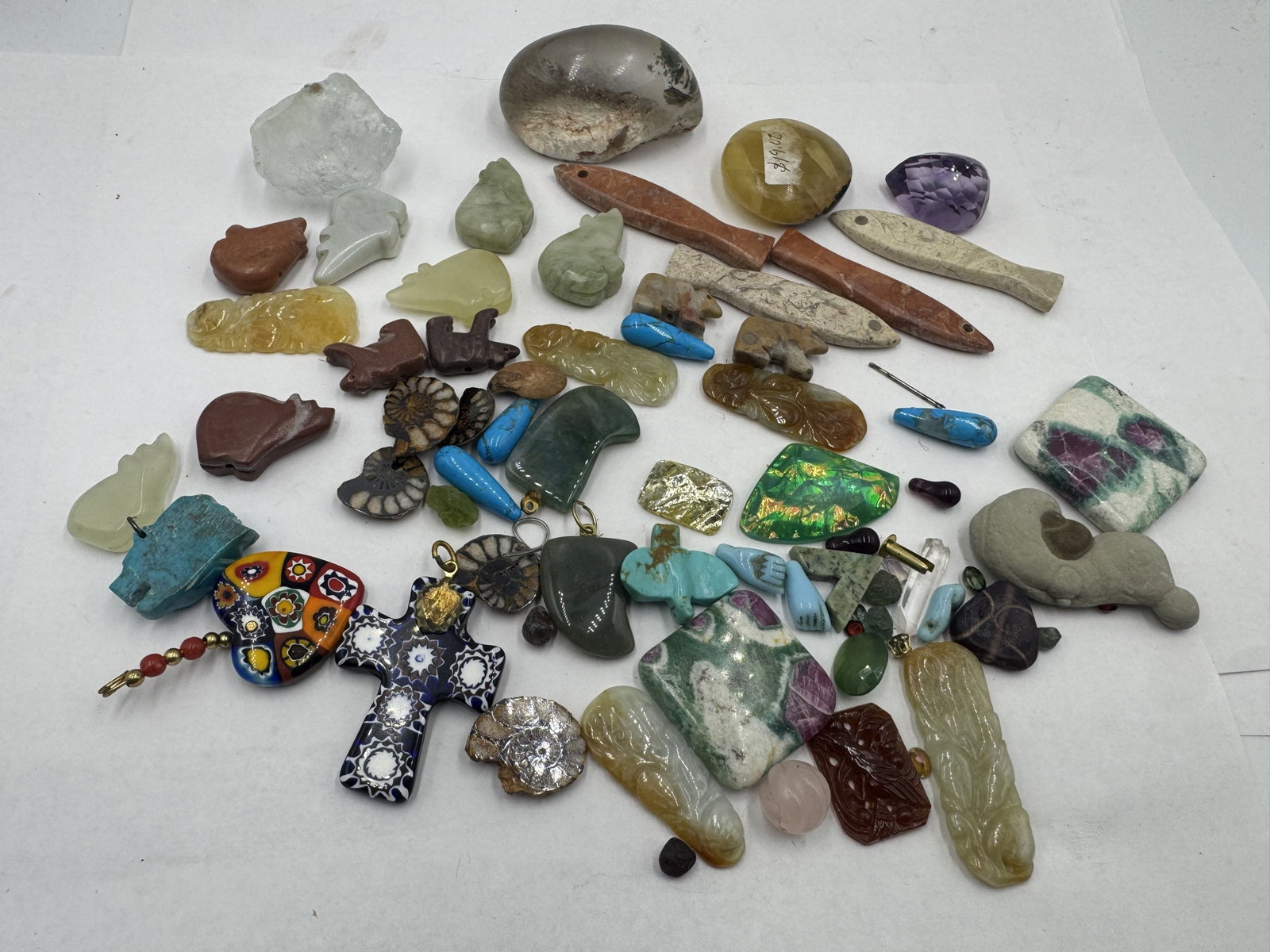 LOT OF SMALL HARDSTONE CARVINGS INC. JADE, TURQOUISE (1 of 4)