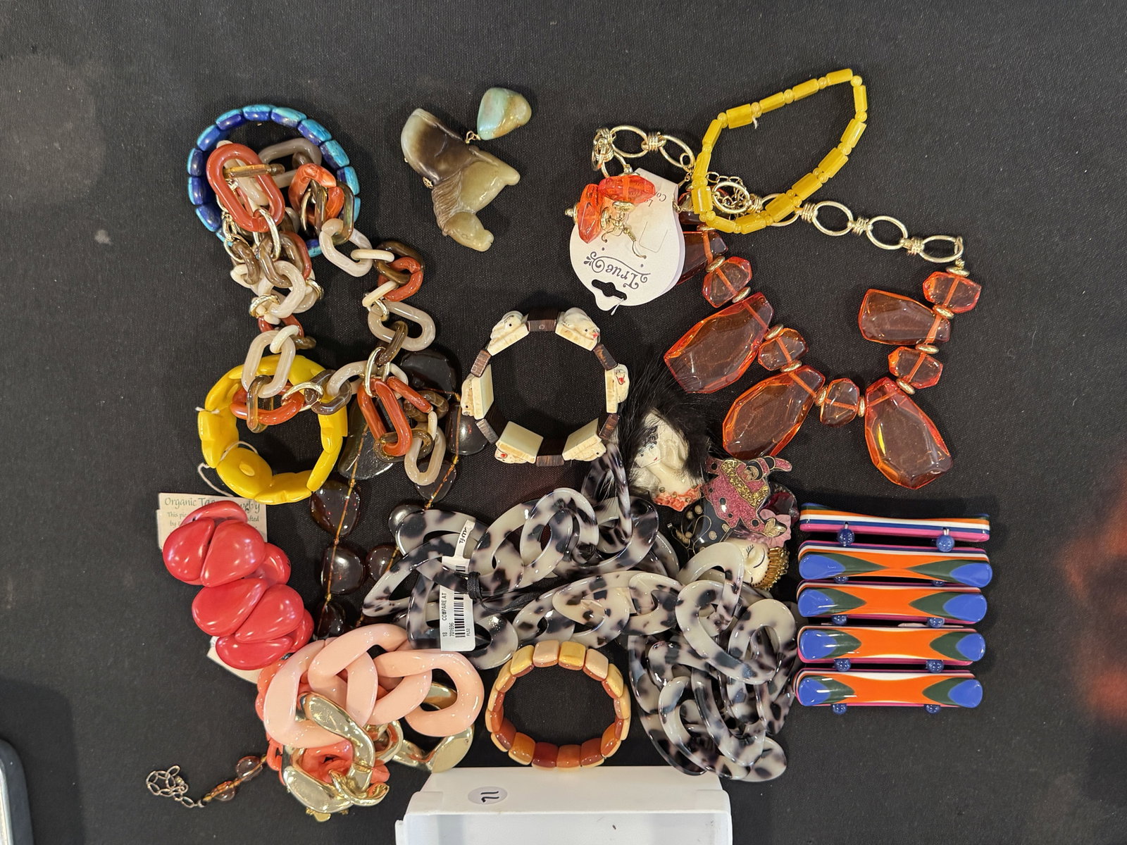 FLASHY PLASTIC /BAKOLITE JEWELRY LOT: FLASHY PLASTIC /BAKOLITE JEWELRY LOT