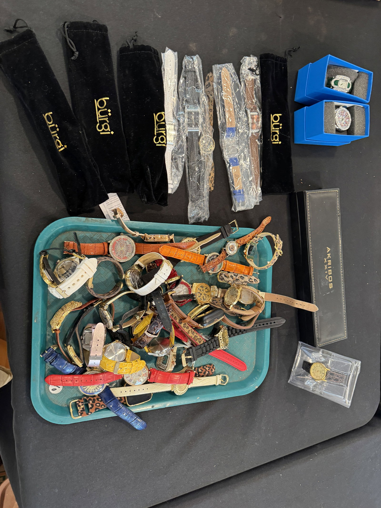 LARGE LOT FLASHY WRISTWATCHES: LARGE LOT FLASHY WRISTWATCHES