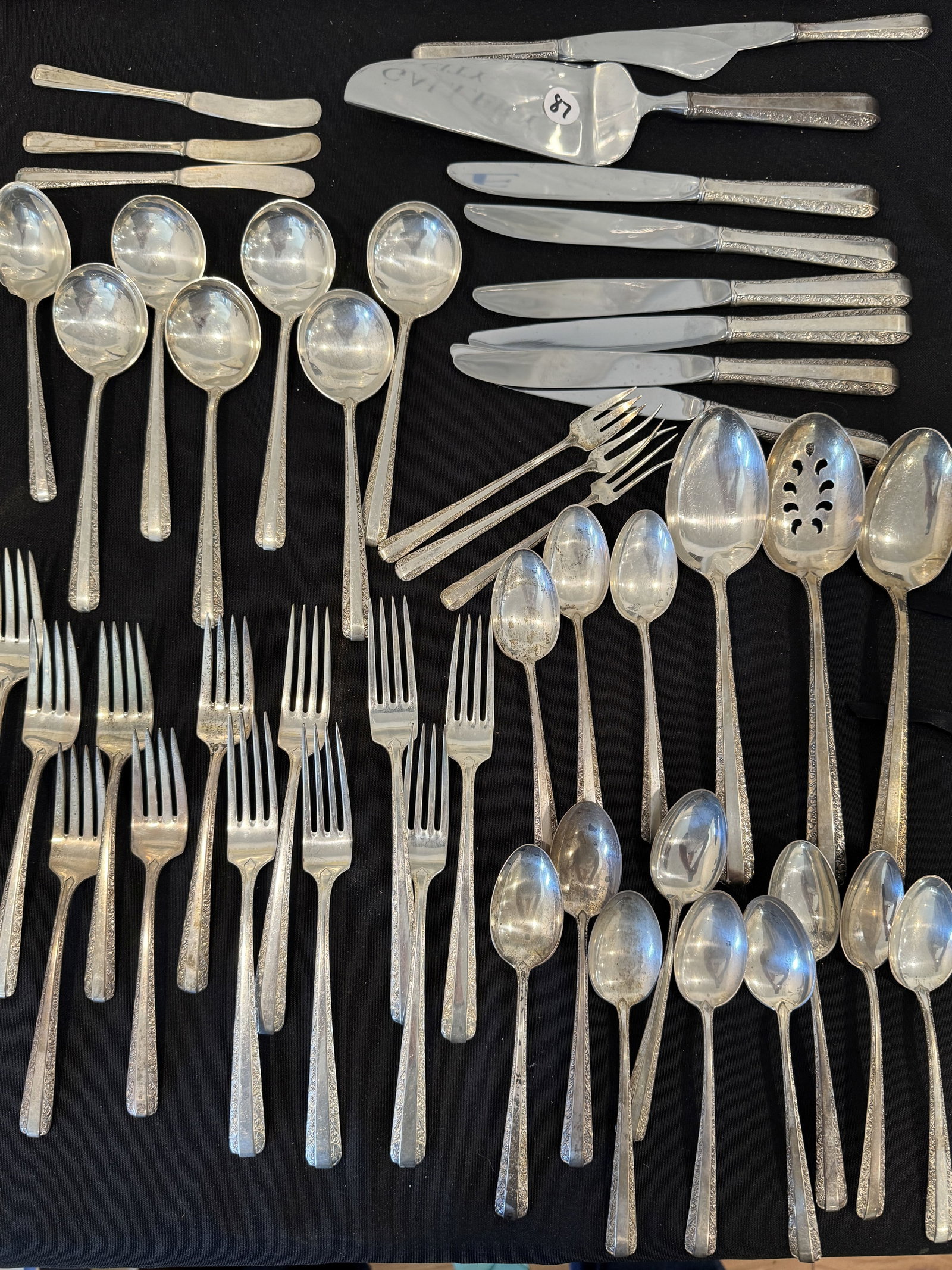 26 PIECES STERLING SILVER FLATWARE AND STERLING SILVER HANDLED KNIVES, 41 OZT (1 of 10)