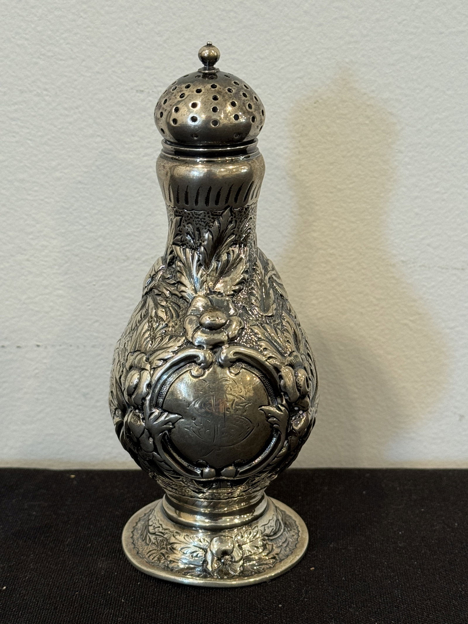 VICTORIAN REPPOUSSE STERLING SILVER CASTOR 2.7 OZT, 2.5" DIAMETER X 5.75" TALL (1 of 5)