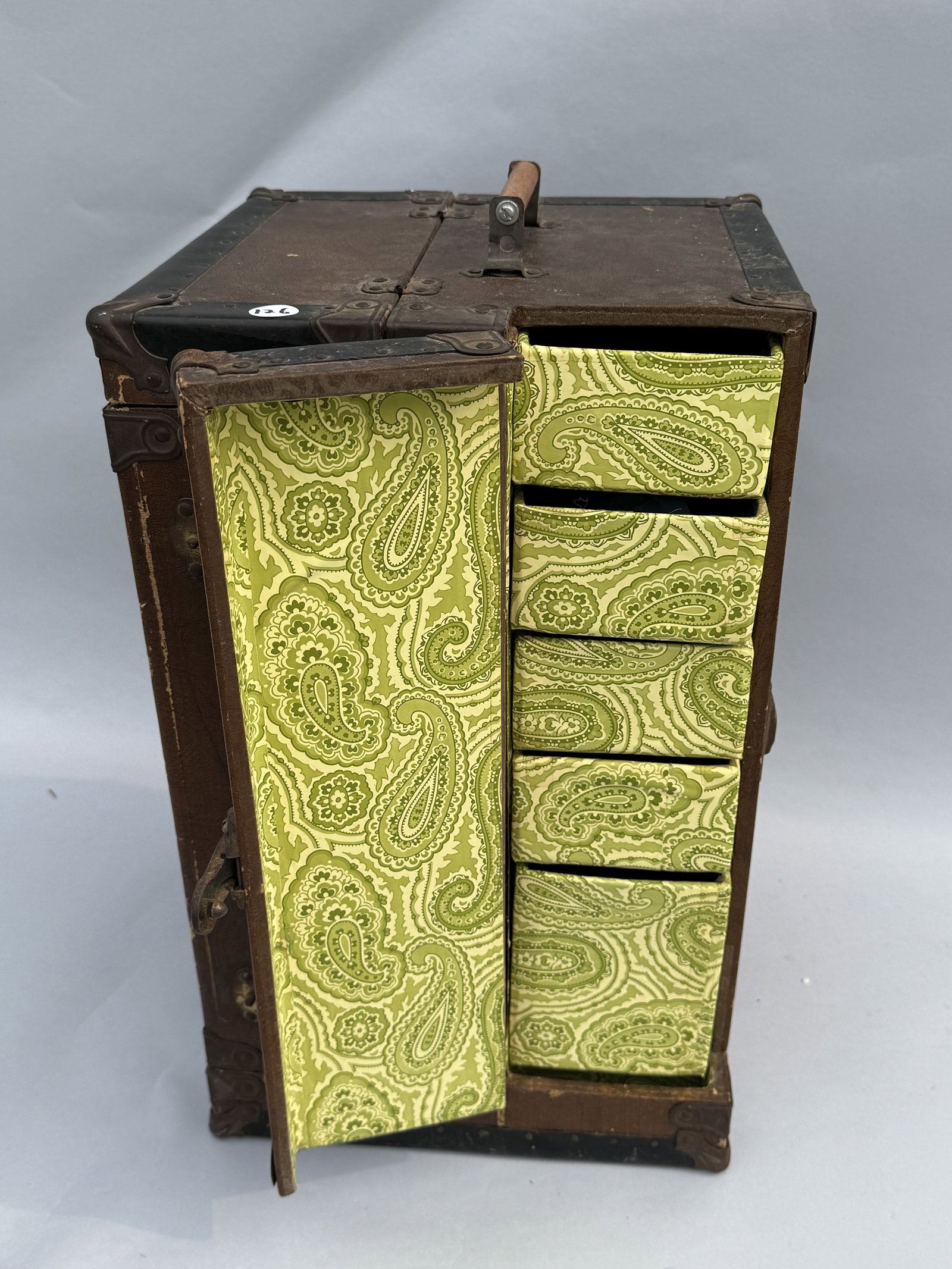 ANTIQUE DOLL STEAMER TRUNK - 3