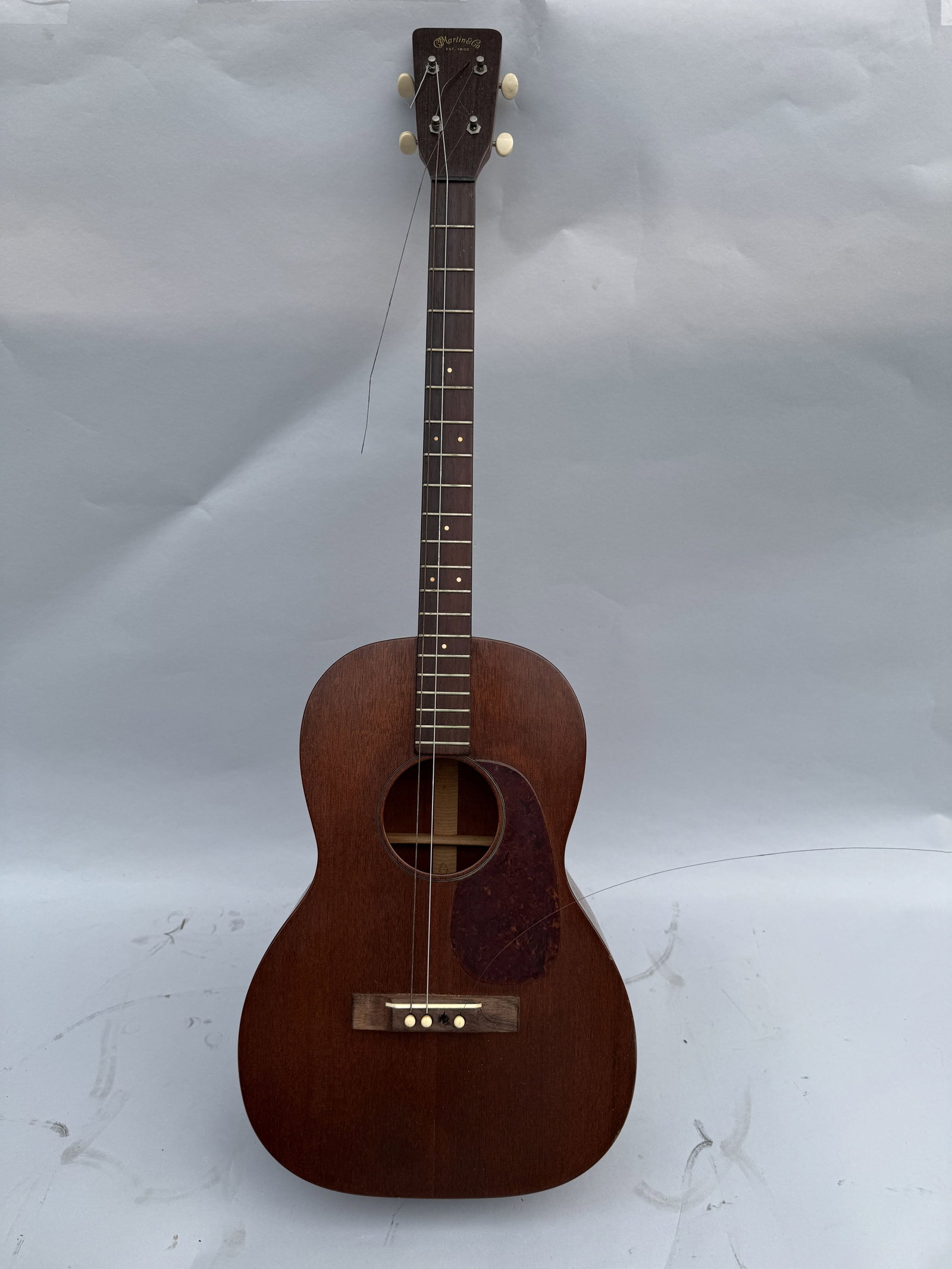 MARTIN AND CO. UKELELE 1957 4 STRING TENOR WITH SIZE 5 BODY SERIAL NUMBER 156767: MARTIN AND CO. UKELELE 1957 4 STRING TENOR WITH SIZE 5 BODY SERIAL NUMBER 156767