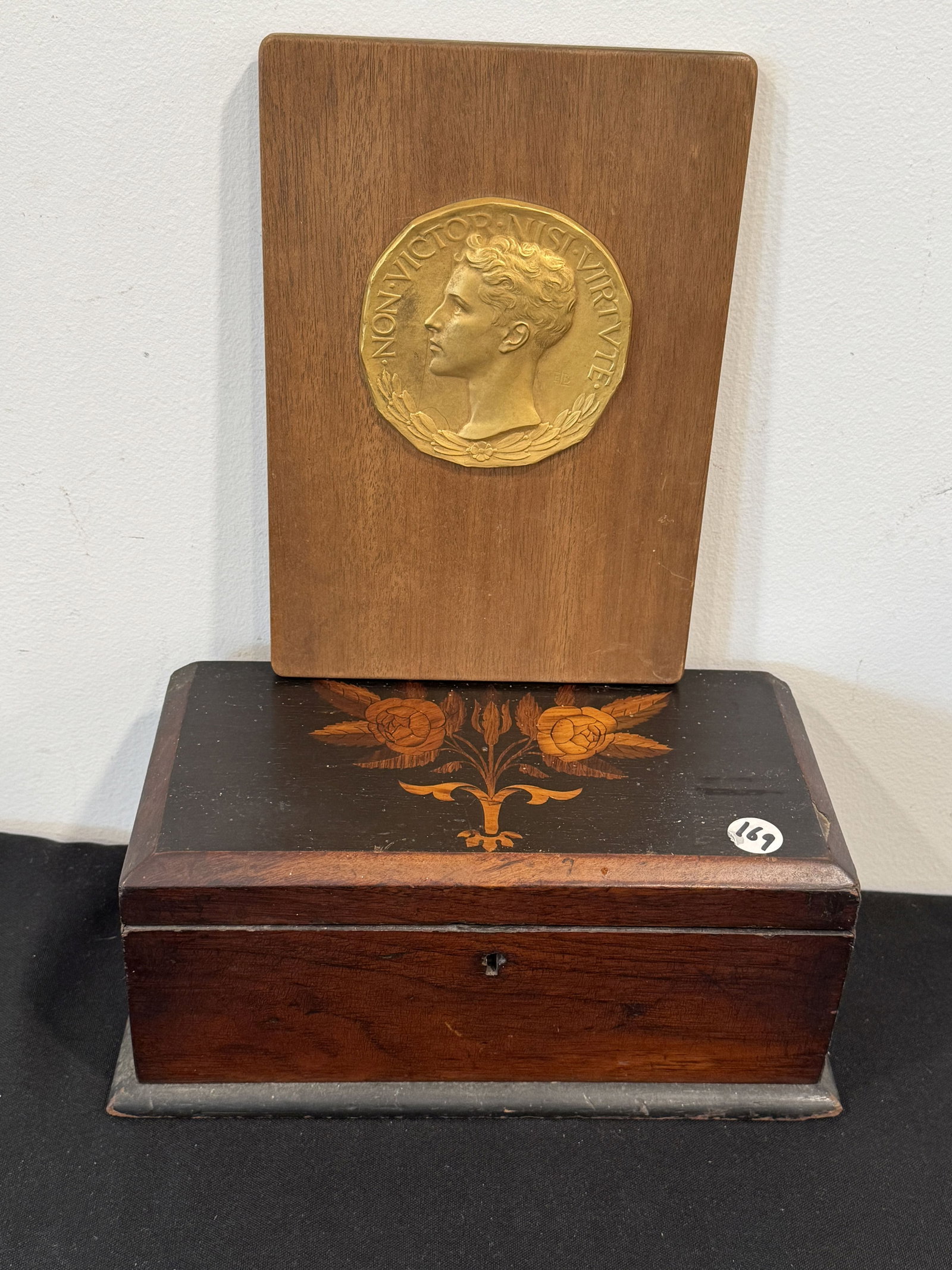 INLAID WALNUT BOX AND AN ARTIST SIGNED BRONZE PLAQUE, 10" X 5" X 5": INLAID WALNUT BOX AND AN ARTIST SIGNED BRONZE PLAQUE, 10" X 5" X 5"