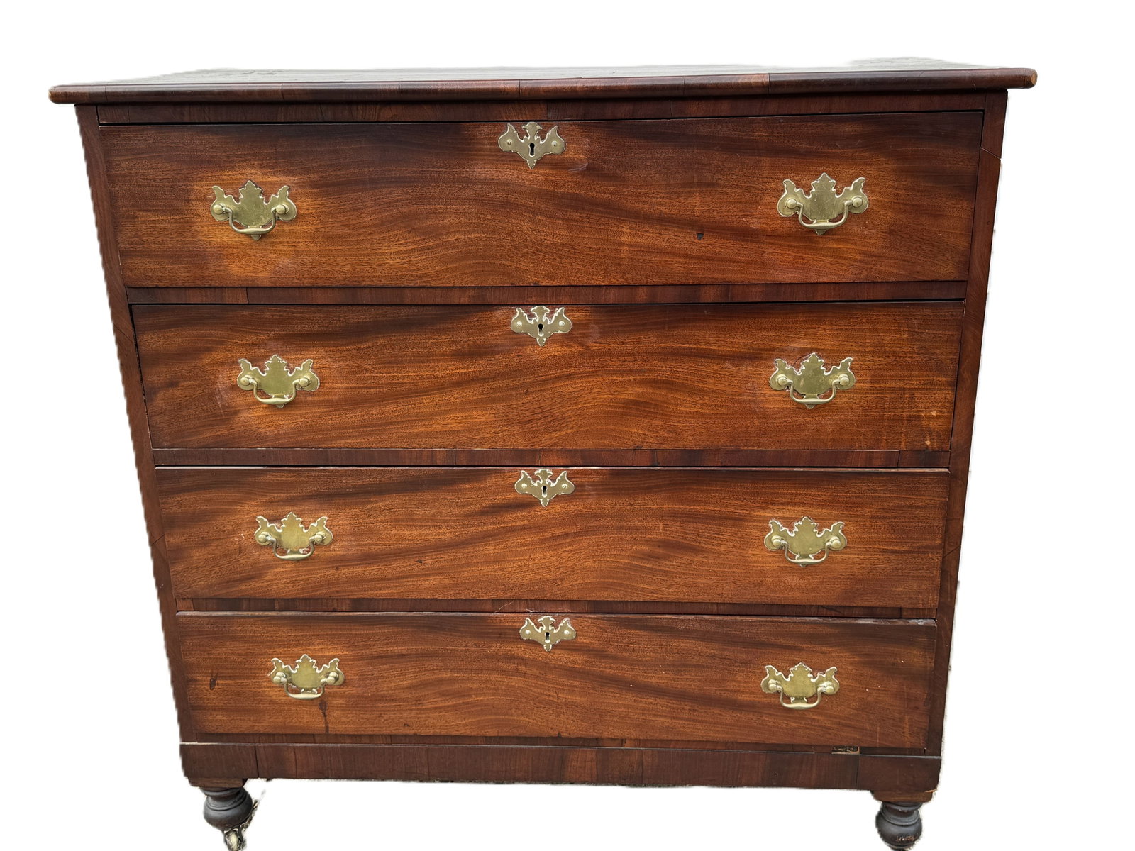 A VICTORIAN ANTIQUE CHEST (1 of 6)