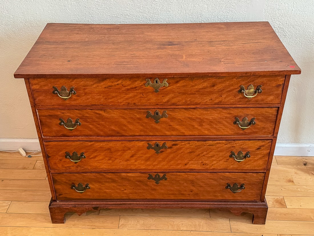 EARLY AMERICAN CHIPPENDALE BRACKET BASED CHEST - 2