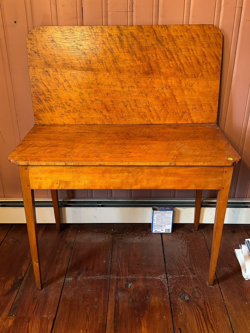 EXCEPTIONAL EARLY AMERICAN SOLID WOOD BIRDSEYE MAPLE CARD TABLE (1 of 10)