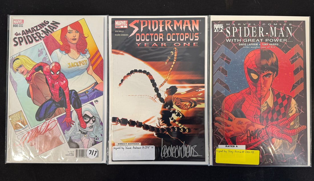 3 SIGNED SPIDERMAN COMIC BOOKS: 3 SIGNED SPIDERMAN COMIC BOOKS