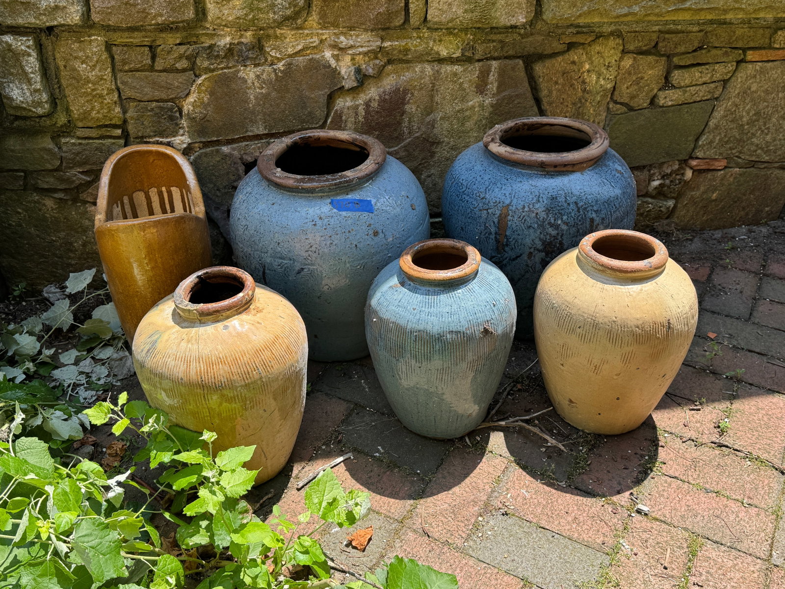 6 OUTDOOR POTS - 2